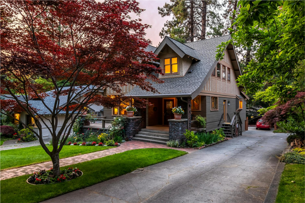 Morris County Garden Landscape Showcase Lush landscaped garden in Morris County by Lenny’s Landscaping & lawn care